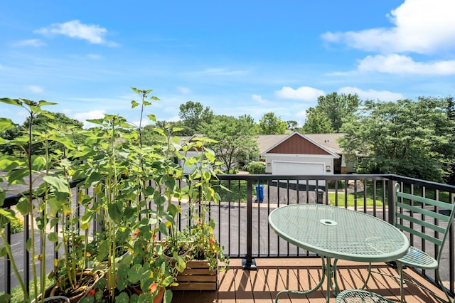 1358 Phalen Blvd, Saint Paul, MN 55106 - view of wooden terrace