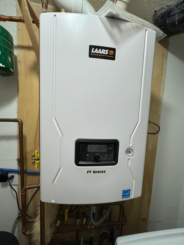 46313 St Lawrence Dr, Otto Twp, MN 56573 - utility room featuring water heater
