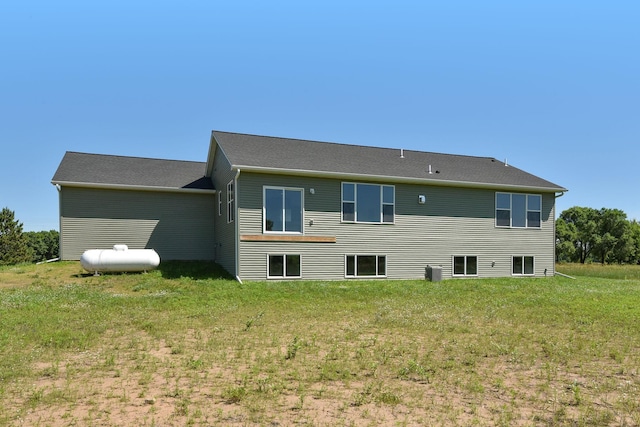 11039 285th Ave, Zimmerman, MN 55398 - rear view of property featuring a yard