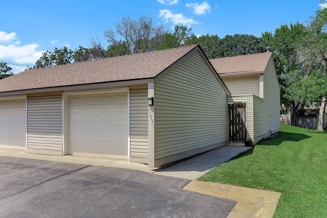 12190 Drake St NW, Coon Rapids, MN 55448 - view of garage