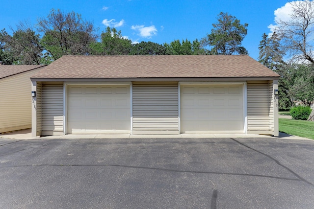 12190 Drake St NW, Coon Rapids, MN 55448 - view of garage