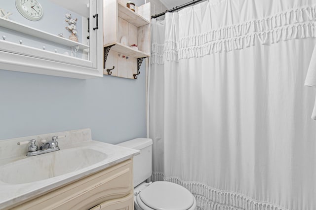 1962 72 1/2 St, Centerville, MN 55038 - bathroom featuring vanity and a shower with curtain