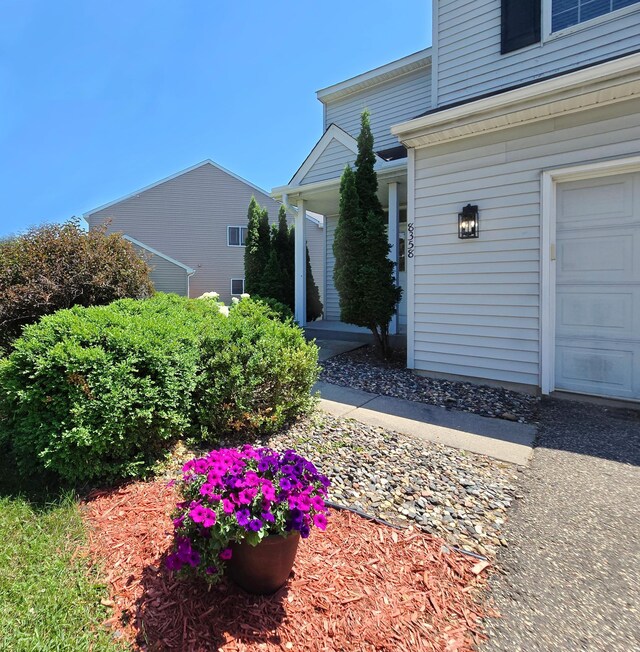 8358 Savanna Oaks Ln, Woodbury, MN 55125 - photo 3