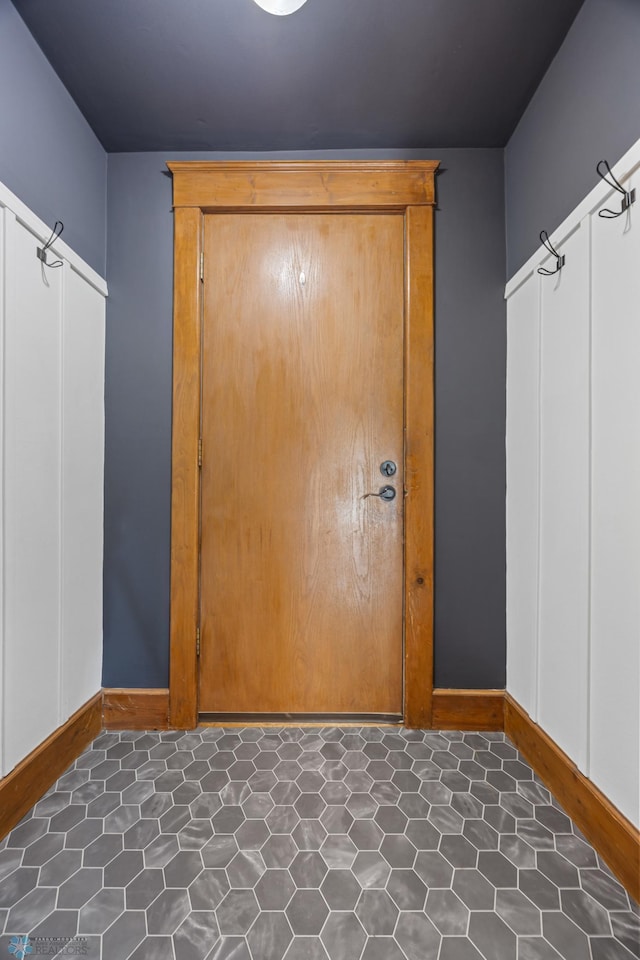 726 Oak St N, Fargo, ND 58102 - mudroom with baseboards