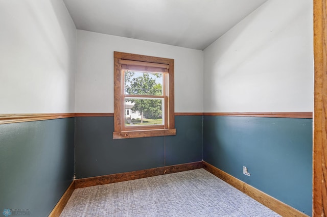 726 Oak St N, Fargo, ND 58102 - unfurnished room featuring carpet flooring and baseboards