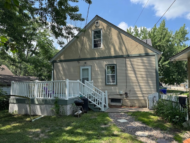 2100 Nortonia Ave, Saint Paul, MN 55119 - rear view of property featuring a yard and a deck