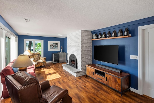 4832 Longford Rd, Mound, MN 55364 - living area featuring wood finished floors and a textured ceiling