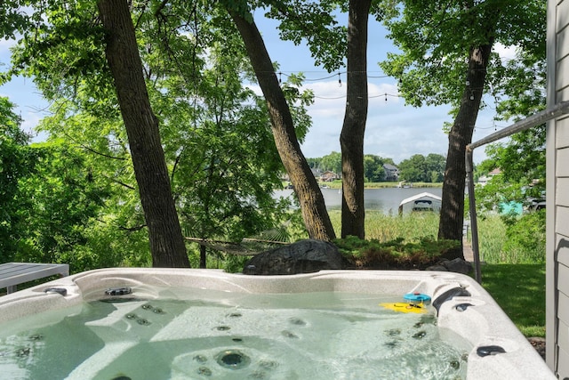 4832 Longford Rd, Mound, MN 55364 - bathroom featuring a water view