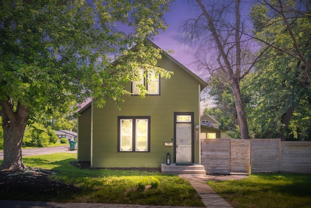823 Owens St N, Stillwater, MN 55082 - view of front of property