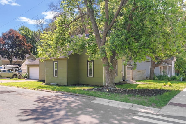823 Owens St N, Stillwater, MN 55082 - view of front of property featuring a garage and driveway
