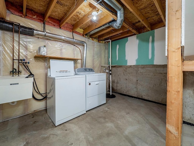 133 Summerfield Ct, Waverly, MN 55390 - laundry area featuring washer and clothes dryer