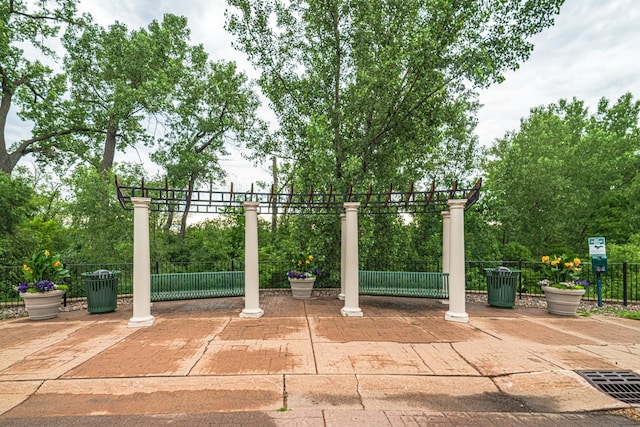 625 Wesley Commons Dr Unit 36, Golden Valley, MN 55427 - view of patio / terrace