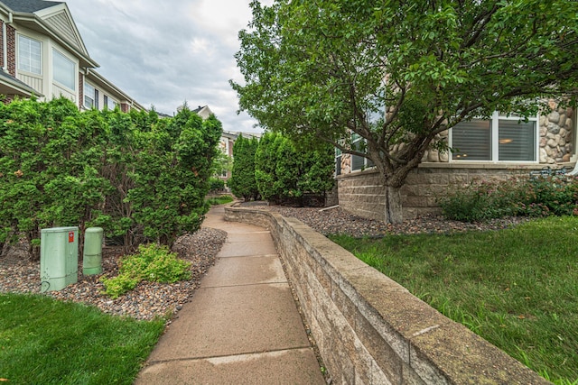 625 Wesley Commons Dr Unit 36, Golden Valley, MN 55427 - view of yard