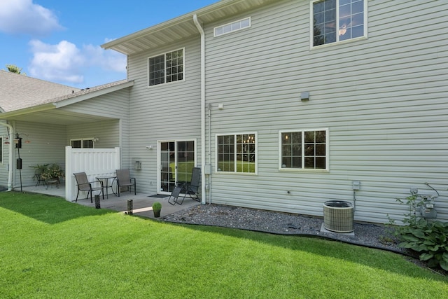 2840 Brewers Ln, Stillwater, MN 55082 - rear view of property featuring a patio area and a yard