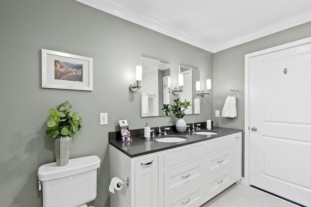 100 3rd Ave S Unit 805, Minneapolis, MN 55401 - full bath with double vanity and crown molding