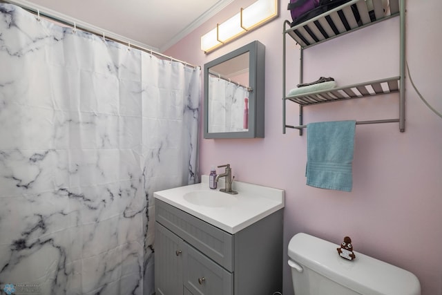 1636 2nd Ave S, Fargo, ND 58103 - full bath with vanity, crown molding, and a shower with curtain