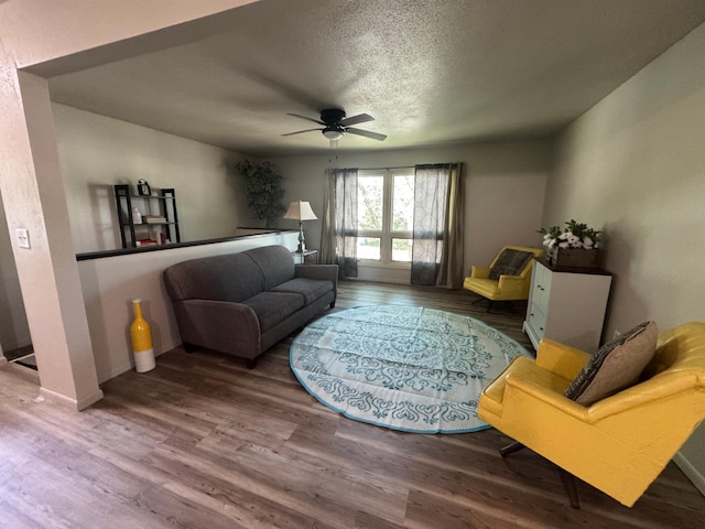 815 6th St N, New Ulm, MN 56073 - living room with ceiling fan, wood finished floors, and a textured ceiling