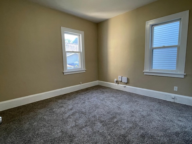 482 Edmund Ave, Saint Paul, MN 55103 - unfurnished room featuring carpet floors and baseboards