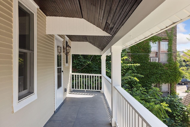 704-706 Holly Ave, Saint Paul, MN 55104 - view of balcony