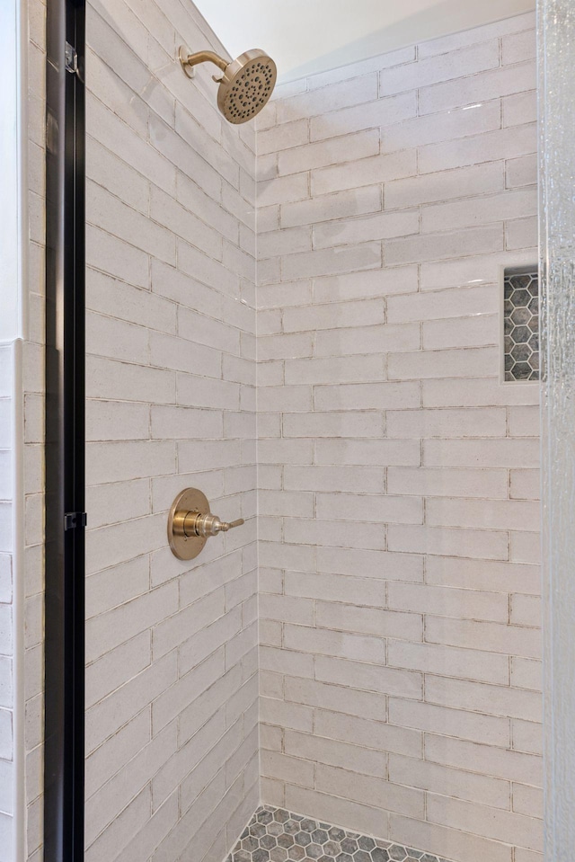704-706 Holly Ave, Saint Paul, MN 55104 - full bath with tiled shower