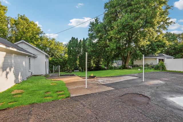 5912 Bartlett Blvd, Mound, MN 55364 - view of yard