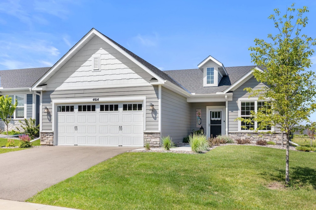 4614 Benjamin Pl, Woodbury, MN 55129 - photo 1