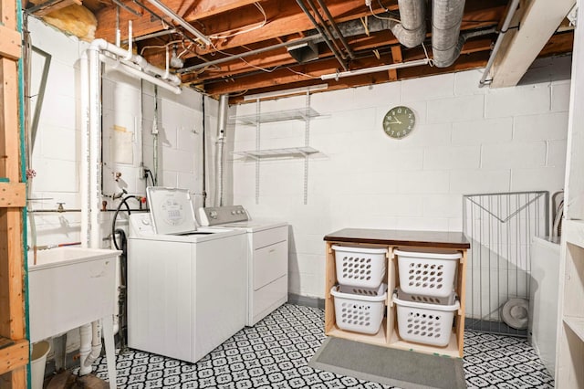 579 36th Ave NE, Minneapolis, MN 55418 - laundry area with independent washer and dryer and concrete block wall