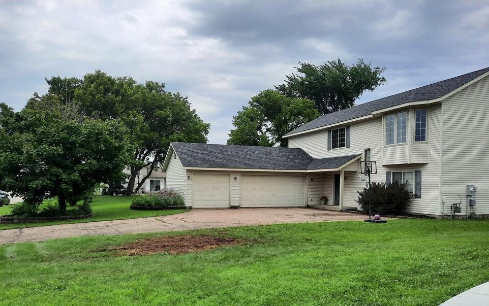 705 Maple St, Belle Plaine, MN 56011 - photo 1