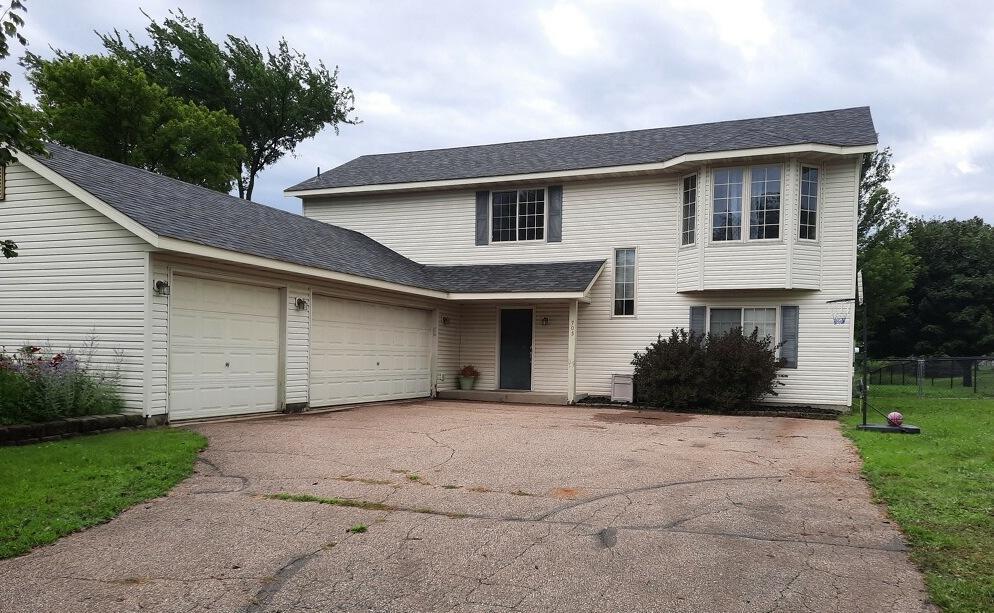 705 Maple St, Belle Plaine, MN 56011 - photo 2