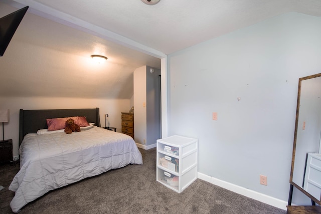 517 Elm St, Mankato, MN 56001 - carpeted bedroom featuring vaulted ceiling