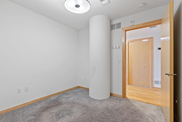 1240 2nd St Unit 225, Minneapolis, MN 55415 - empty room with carpet floors and a smoke detector