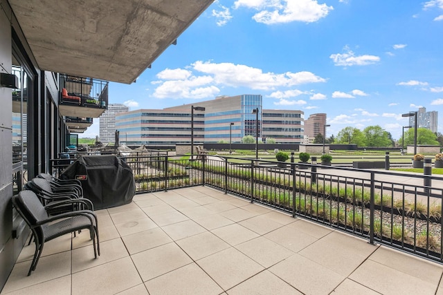 1240 2nd St Unit 225, Minneapolis, MN 55415 - patio / terrace with a grill and a view of city