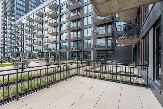 1240 2nd St Unit 225, Minneapolis, MN 55415 - view of patio / terrace
