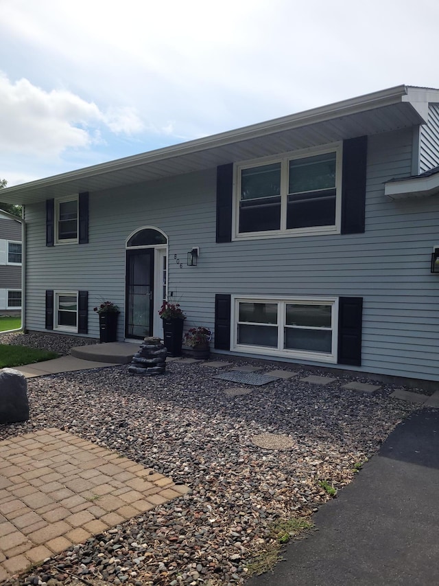 806 Cummings Ln, Saint Cloud, MN 56301 - photo 1