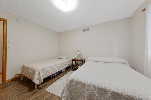 114 Oxford Path, Mankato, MN 56001 - bedroom featuring wood finished floors and baseboards