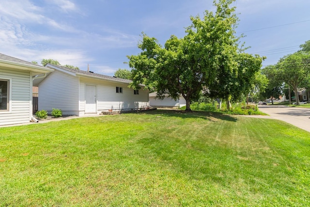 4700 Xerxes Ave N, Minneapolis, MN 55430 - view of green lawn