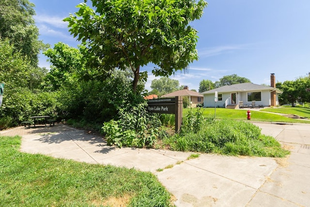 4700 Xerxes Ave N, Minneapolis, MN 55430 - view of front of home with a front yard