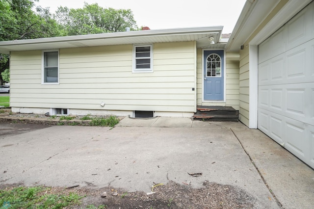 414 21st Ave N, Fargo, ND 58102 - entrance to property with a garage