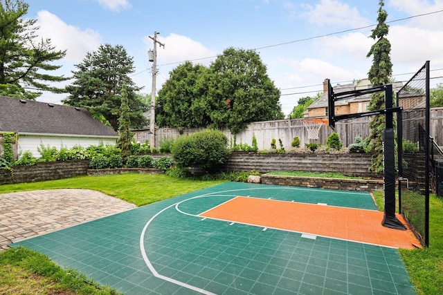 4622 Drexel Ave, Edina, MN 55424 - view of sport court with basketball hoop and a fenced backyard