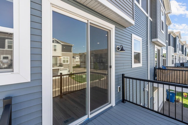 7614 Connie Ln, Inver Grove Heights, MN 55076 - balcony with a residential view