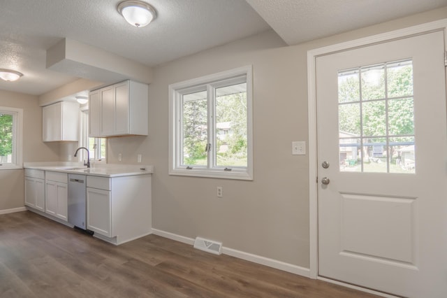 2912 Hampshire Ave N, Crystal, MN 55427 - photo 2