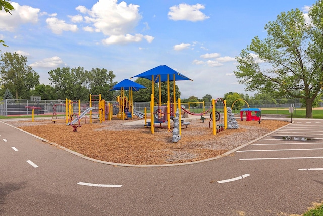 549 Vicki Ln, Shoreview, MN 55126 - view of community play area