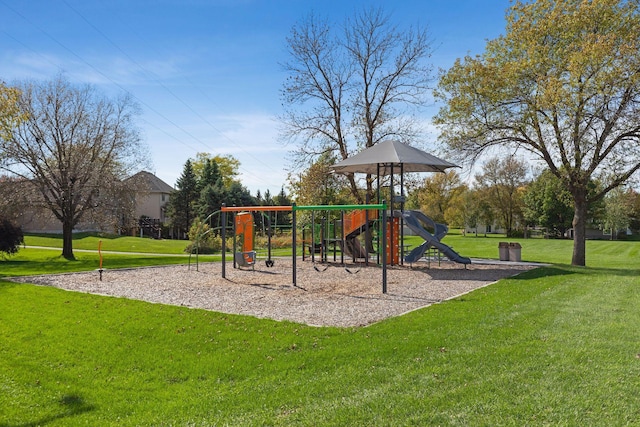 549 Vicki Ln, Shoreview, MN 55126 - community play area with a yard