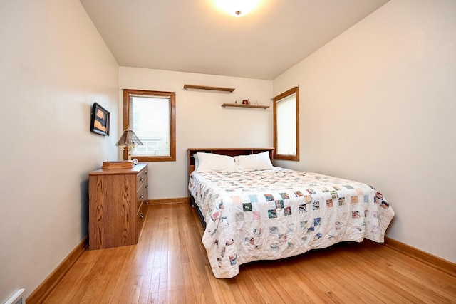 1314 Parkview Ave, Winona, MN 55987 - bedroom with light wood-style flooring and baseboards