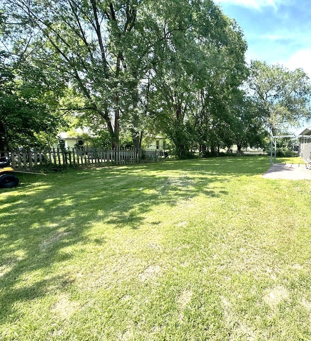 600 Gilbert Ave S, Park Rapids, MN 56470 - view of yard featuring a patio