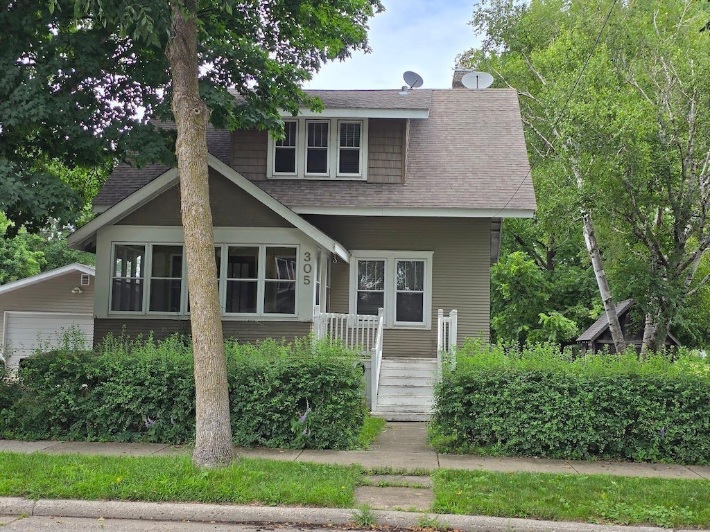 305 Elm Ave SE, Montgomery, MN 56069 - photo 1