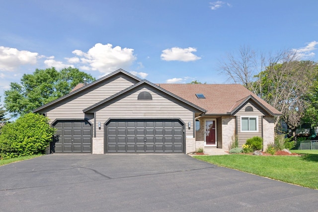 16276 Greenbriar Ct, Lakeville, MN 55044 - photo 2