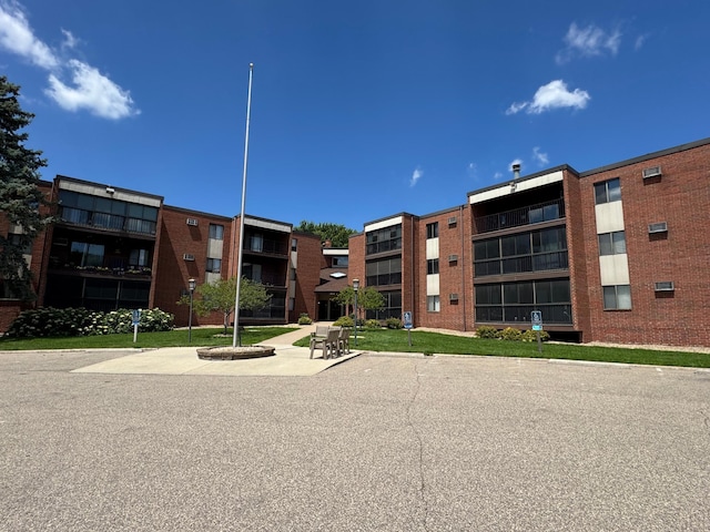 1800 Riverwood Dr Unit 323, Burnsville, MN 55337 - photo 1
