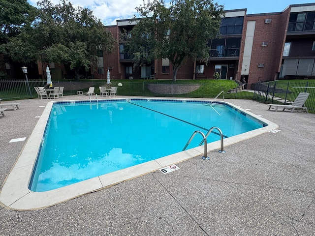 1800 Riverwood Dr Unit 323, Burnsville, MN 55337 - photo 2