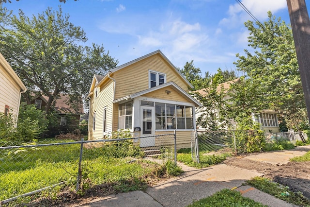 324 Van Buren Ave, Saint Paul, MN 55103 - photo 1